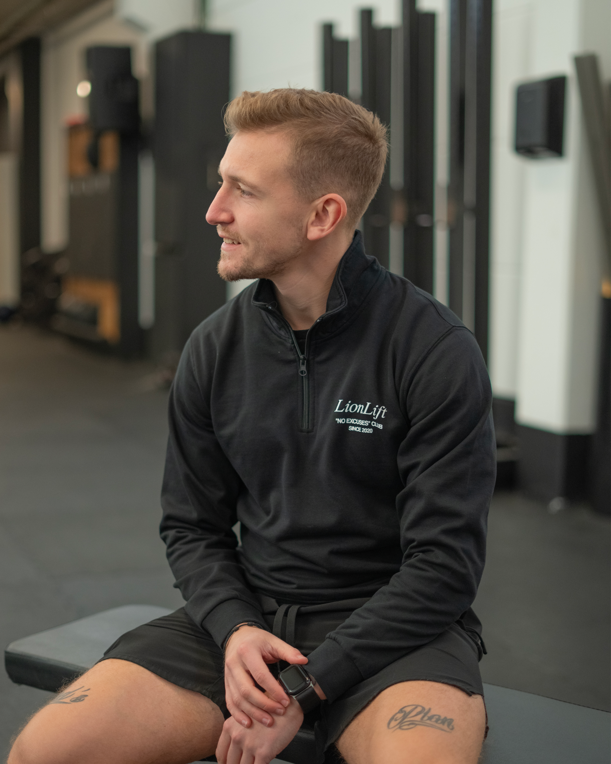 HALF-ZIPPED BLACK "NO EXCUSES" UNISEX