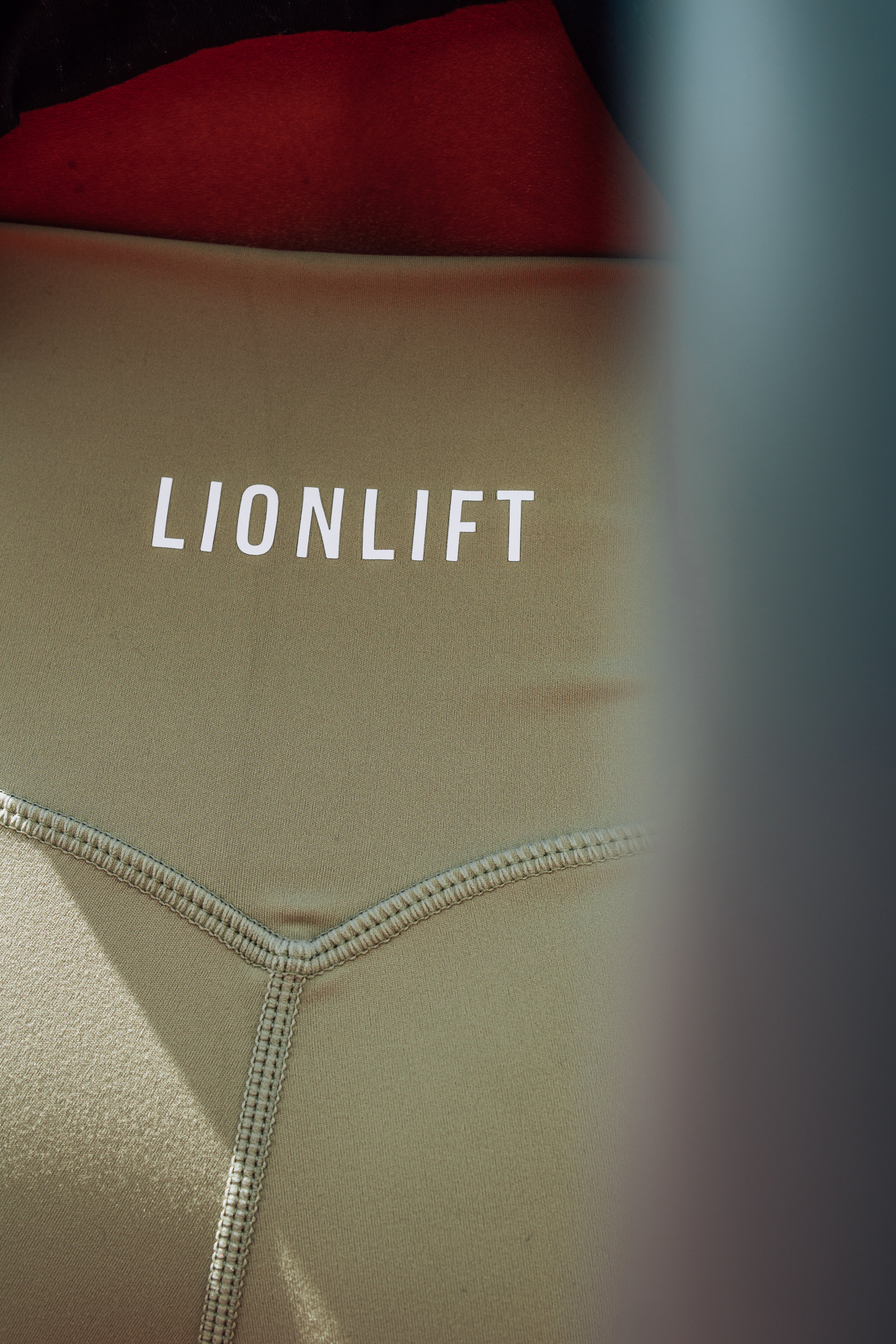 BOOTY SHORT "OLIVE GREEN"