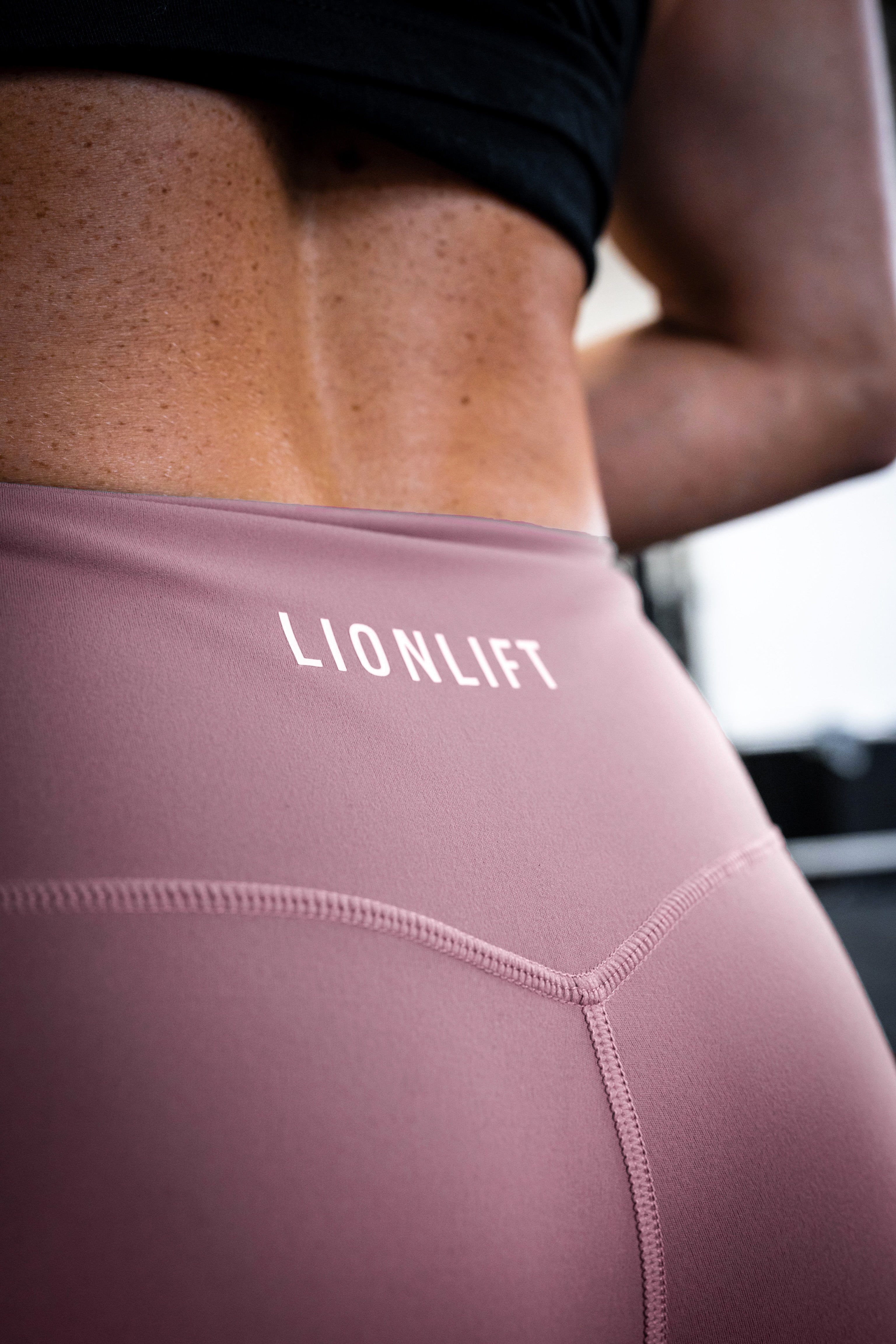 BOOTY SHORT "LAVENDER"