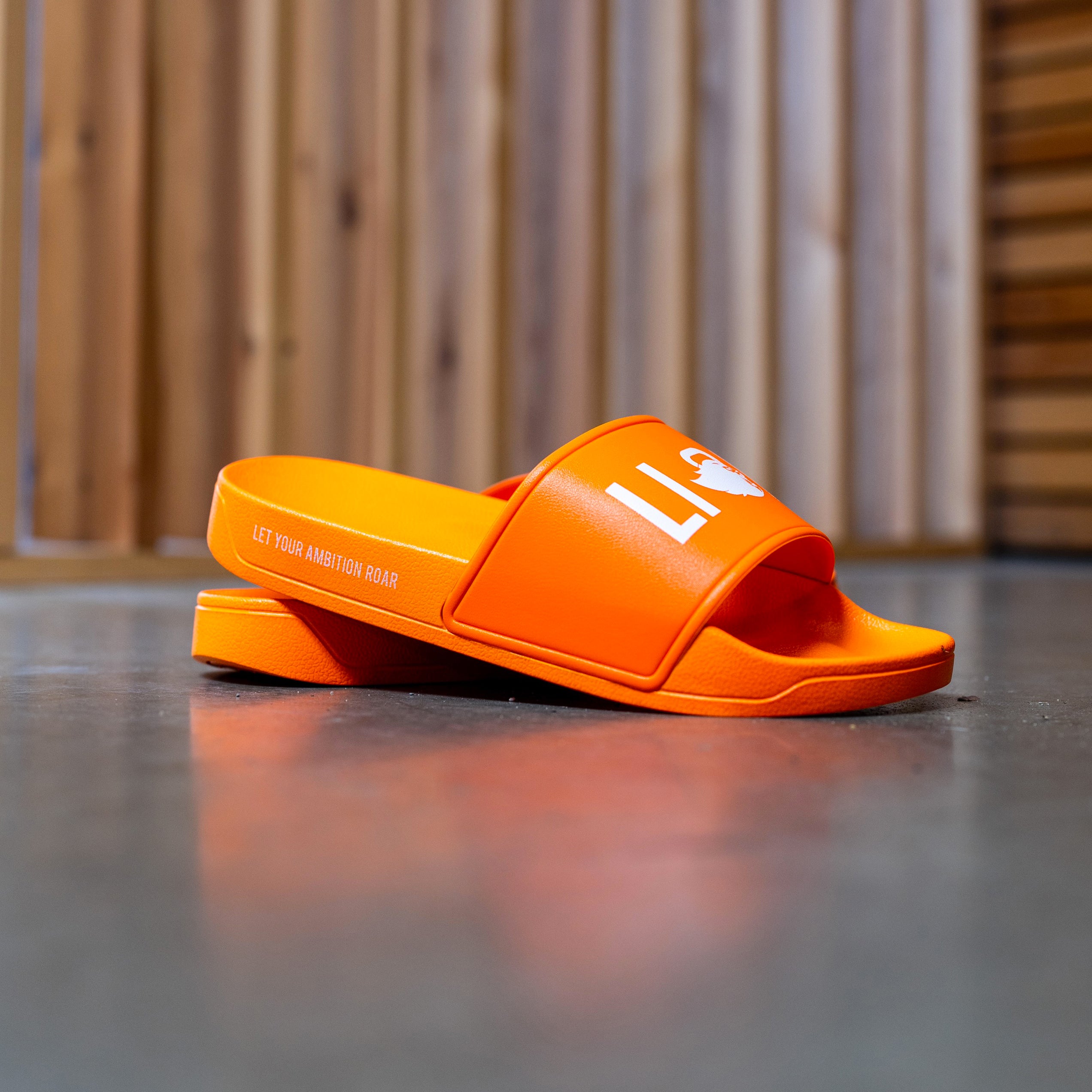 SLIPPERS "ORANGE" LION UNISEX